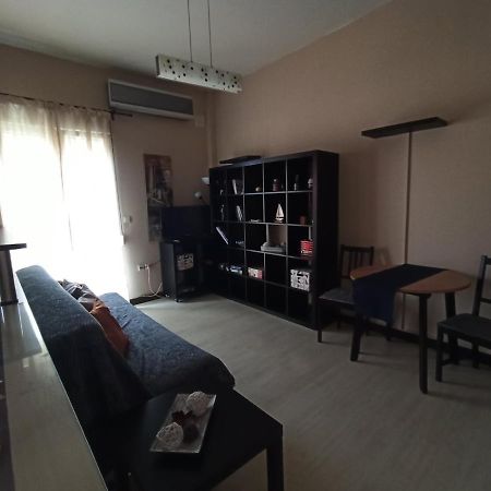 אתונה Modern Apartment, 5΄ Walk From Central Metro Station מראה חיצוני תמונה